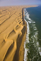 The "Long Wall", aerial view of sand dunes bordering the atlantic coast, near Swakopmund, Namib desert, Namibia, August 2008