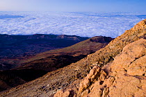 Crater of Pico Viejo / Chaorra Mountain (2,909m) from the summit of the Teide volcano, Teide National Park, Tenerife, Canary Islands, Spain, December 2008