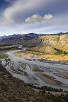 Valle Rio de las Vueltas (Valley of the turns) glacial valley nr El Chalten, Los Glaciares National Park, Argentina February 2009