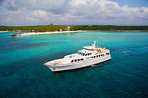 117' Delta "Gatster" cruising in the Exumas, Bahamas. February 2007. Property released.