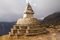 Buddhist shrine / stupa , Sagarmatha National Park, Khumbu, Himalayas, Nepal, December 2007