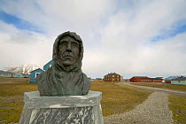 Bust of Roald Amundsen in the old mining settlement of Ny Alesund, now a centre for science. Spitsbergen, Svalbard, Norway, June 2006.