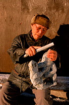 Kiawak Ashoona, an internationally acclaimed Inuit carver from Cape Dorset, Nunavut, Canada, 2002. Editorial use only.