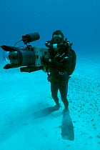 Cameraman Mike Pitts, filming underwater for BBC  'Life' in the Bahamas, Caribbean, July 2007