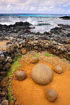 Te Pito Kura magnetic stone in Hanga Honu bay (La Perouse), Easter Island, Pacific ocean, November 2004