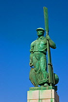 Memorial statue of Guzman El Bueno, a 13th century fisherman who saved the town from a Moorish invasion, Puerto de Tarifa, Cadiz, Parque Natural del Estrecho, Andalucia, Spain, July 2008