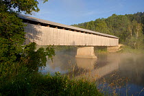 The Mount Orne covered bridge spanning the Connecticut River between Lunenburg, Vermont and Lancaster, New Hampshire, USA. August 2007