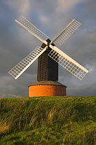 Brill Windmill built in 1668, one of the oldest postmills in Great Britain. Brill, the vale of Aylesbury, Buckinghamshire, UK, September 2009.