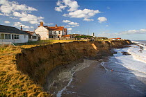 RF- Coastal erosion, crumbling sea cliffs, Happisburgh, Norfolk, UK. (This image may be licensed either as rights managed or royalty free.)