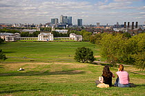 Greenwich Park with Canary Wharf in the background, Greenwich, London, UK