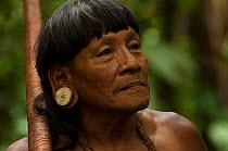 Portrait of a Huaorani man on a hunt in the forest. Gabaro Community, Yasuni National Park, Ecuador, June 2007. Model release #GA23.