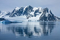 Antarctic peninsula, Antarctica, January 2009, Taken on location for BBC Frozen Planet series,