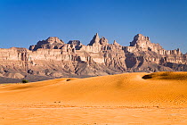 Sand dunes and Idinen mountains in the Libyan desert, Libya, Sahara, North Africa, November 2007