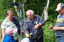 Visitors and environmental experts attend the Black Country Living Wildlife Roadshow, Sandwell Park Farm, West Bromwich, West Midlands, August 2011. Model released.