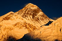 Everest (8848m) at sunset, Sagarmatha National Park (World Heritage UNESCO). Khumbu / Everest Region, Nepal, Himalaya, October 2011.