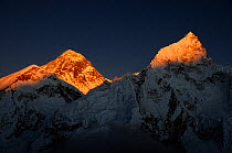 Last light on peaks of Everest (8848m) and Nuptse (7879m), Sagarmatha National Park (World Heritage UNESCO). Khumbu / Everest Region, Nepal, Himalaya, October 2011.