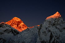 Everest (8848m) and Nuptse (7879m) last light of sunset, Sagarmatha National Park (World Heritage UNESCO). Khumbu / Everest Region, Nepal, Himalaya, October 2011.