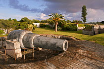 Fort Hamilton, erected in the mid-19th century, the ramparts are mounted with muzzle-loader guns capable of firing a 400lb cannonball through an 11 inch thick iron plate, Hamilton, Bermuda 2009