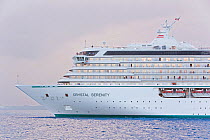 Large cruise liner ship arriving in Bermuda, 2007