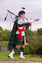 Kilted bagpiper of the Bermuda Islands Pipe Band, Hamilton Fort, Hamilton, Bermuda 2007 model released