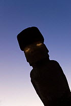 Moai statue at night Ahu Ko Te riku, the only topknotted and eyeballed Moai on the Island, Easter Island, Rapa Nui, Chile 2008