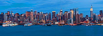 Panoramic view of Mid town Manhattan across the Hudson River, Manhattan, New York City, USA 2009
