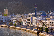 Elevated view along the Corniche, latticed houses and Mutrah Mosque, Mutrah, Muscat, Oman 2007