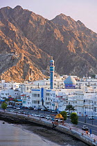Elevated view along the Corniche, latticed houses and Mutrah Mosque, Mutrah, Muscat, Oman 2007
