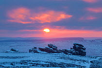 Sunrise on Derwent Edge, looking on towards the Wheel Stones. Peak District National Park, January.