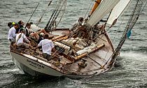 &#39;Spartan&#39;, a 72 foot Herreschoff built in 1913, and her crew racing during the Classic Yacht Regatta, Newport, Rhode Island, USA, August 2013. All non-editorial uses must be cleared individual...