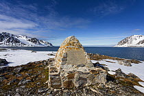 Monument commemorating dead whalers from the Arctic whaling era, 1600-1750, Magdalena's Bay, Spitzbergen, Svalbard, Norway, June, 2012.