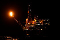 Eider platform at night, 60 miles northeast of Shetland, North Sea, November 2013. All non-editorial uses must be cleared individually.