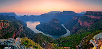 Hazy winter sunrise over Blyde River Canyon. Mpumlanga, South Africa. May 2012. Non-ex.