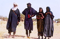 Peul / Fula men and women gathered for ceremony at Ngarawal Fuduk near Agadez, Niger, 2005.