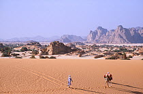 Guides and camel travelling across the Sahara to Cole De Sera, Niger, 2005.