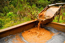 Graphite mine near the Andasibe-Mantadia National Park, one of the environmental problems affecting the ecosystem of the rainforest. Madagascar, March 2005.