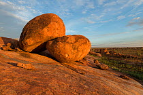 Devils marbles, granite boulders formed millions of years ago, Devils Marbles Conservation Reserve, Northern Territory, Australia.