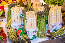 White and green asparagus in Rialto market, Venice, Italy, April.