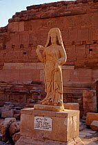 Ancient Assyrian statue of Goddess Shahiro in the temple of Shamash  spirit of the sun. from 2nd Century BC within the temple at Hatra (al-Hadr) northern Iraq. In 2014 Hatra was taken over by Islamic...