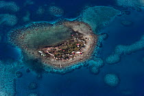 Aerial view of an inhabited coral cay inside the southern Belize barrier reef, off Placencia, Stann Creek District, Belize Barrier Reef Reserve System UNESCO Natural World Heritage Site, Belize, Centr...