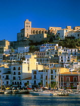 Harbour, Dalt Vila and sa Marina en Eivissa city, Ibiza biodiversity and culture UNESCO World Heritage Site,  Spain.