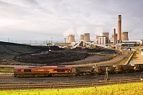 Ratcliffe on Soar coal fired power station in Nottinghamshire, England, UK, November 2004.