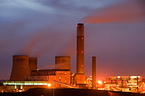 Ratcliffe on Soar coal fired power station at dusk in Leicestershire, England, UK. November 2009.
