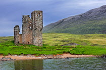 16th century Ardvreck Castle ruin at Loch Assynt in the Scottish Highlands, Sutherland, Scotland, UK, May 2017
