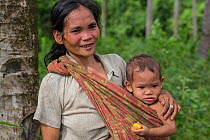 Indigenous Palawano woman and child, South Palawan, the Philippines. August 2016