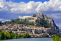 Citadel and the city Sisteron on the banks of the River Durance, Provence-Alpes-Cote d&#39;Azur, Alpes-de-Haute-Provence, France. September 2018