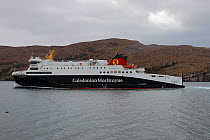 Outer Hebrides Ferry &#39;Loch Seaforth&#39; approaching Ullapool Harbour, Scotland, UK. April 2020.