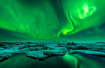 Aurora borealis, Jokulsarlon glacier lake, Iceland