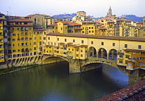 Arno River and Florence's famous Ponte Vecchio (Old Bridge), Tuscany, Italy.