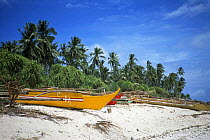 Fishing boats on a sandy beach. Balicasag Island, Bohol, Philippines.